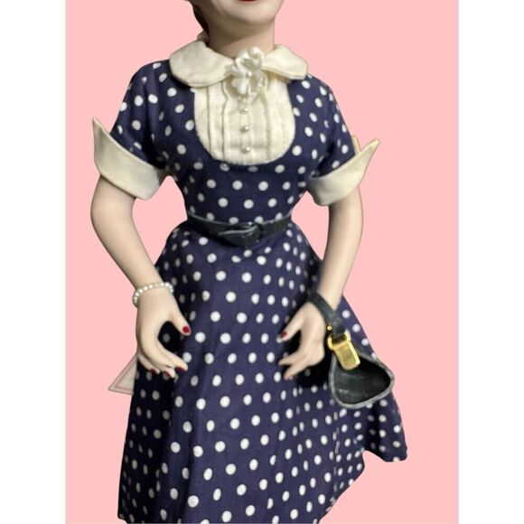 Lucille Ball / I Love Lucy / Hamilton Collection Fine Porcelain 18” Doll / IOB - Picture 5 of 15
